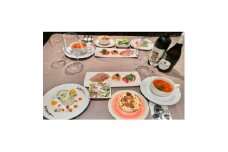 掛川城を眺めながらイタリアン ゆったり掛川牛ラザニアコース　ペア食事券【1633557】