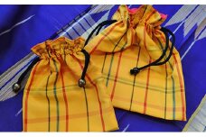 伊豆の踊子　着物地で作った手作り親子巾着袋 雑貨・日用品  [№5227-0254]
