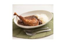 ＜食卓が騒然＞骨付きモモ丸ごと1本!ビジュアル系チキンカレー/六ツ美のあの肉カレー中辛(5個セット)【1224829】