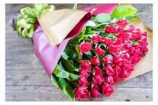 【圧巻の50本】真っ赤なバラの花束　H092-048