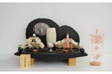 ~選べる雛人形シリーズ~【飾り台セット“光山型”】人形作り40年 “平安天鳳”作 京都 西陣袋帯 名入れ旗付き手作り ひな祭り 木製 今どき かわいい おしゃれ モダン　H067-043