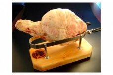 三河おいんく豚の骨付きハム　約7ｋｇ（ハム　約5ｋｇ）・O019