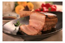 西尾の食材・素材にこだわって作り上げた＜西尾食宝＞煮豚セット（みそ味・醤油味　各１個）・M035-13