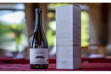 【G0425】【数量限定】【日本酒】Domaine GAMAGORI 純米吟醸 つつじ酵母【オリジナル箱付き】