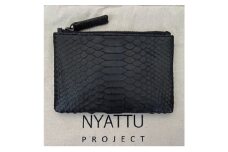 NYATTU PROJECT　天然パイソン革(ヘビ革) フラグメントケース(ポーチ) ブラック【1620919】