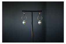 421 白蝶真珠オーバルナチュラル18金フープピアス