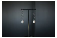 424 白蝶真珠オーバル18金ホワイト　コイルデザインピアス　真珠 K18 ジュエリー ピアス パール 南洋真珠 18金 ホワイト