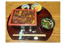 945　鰻の千代幸うな重（海）と名物白焼（川）のセット1名様分御食事券