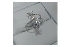 1649　あこや本真珠リング・ダブルバタフライ　　あこや本真珠リング あこや真珠 パールアクセサリー バタフライ 蝶々リング シルバー製リング キュートリング カジュアルアクセサリー オシャレリング 贈り物 母の日 ご褒美リング 華奢なリング ポピュラーアクセサリー