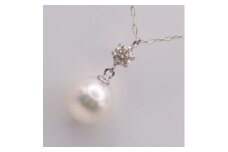 1689　Ptあこや本真珠8.0㎜up　ダイヤモンド0.15ct　ペンダントネックレス