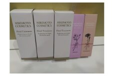 1855 ミキモト コスメティックス　ハンドクリーム5点セット　ミキモトクループ 御木本製薬 伊勢志摩産真珠成分 超純水 ハンドクリーム 無香料 桜 カーネーション うるおい みずみずしい なじみやすい ハリ・弾力チューブタイプ保護膜 透明感