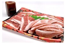 松阪豚 香味ダレ付 焼肉 セット 約800ｇ カルビ トウガラシ トントロ 松阪豚専門店 まつぶた ふるさと納税 豚肉 ポーク ぶた肉 キャンプ バーベキュー 焼き肉 三重 松阪 肉【1.6-30】