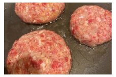かねき商店　肉屋さんの手づくり和牛ハンバーグ　a*84