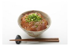 贅沢まぐろ漬け丼6食分(ゴマ風味)　ふるさと納税 魚 冷凍 加工品 惣菜 おすすめ おいしい 刺身 おせち セット 産地直送 国産 三重県 海鮮 漬け 真空パック 小分け 惣菜 人気 海鮮丼 漬け丼 ごま 練りゴ マグロ 鮪 まぐろ 正月 お正月 年末 ふるさと納税 ランキング マグロ専門店 三重県 尾鷲市 KI-51