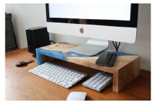 レジンと天然木で作られたパソコン周りのスペースを有効活用できるPCモニター台（ケヤキ×シルバー） 亀山市/なかの材木株式会社 モニター ラック 棚 [AMAK005-1]