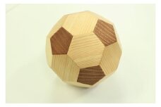 【オンリーワン】木製 サッカーボール / 手作り インテリア 記念品 オブジェ / 亀山市 / まつきひら建築 [AMBG001]
