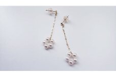 真珠 ピアス 3.5～3.9㎜  ( K18 )  アクセサリー パール ジュエリー フォーマル カジュアル 真珠 アコヤ真珠 アコヤ貝 あこや 冠婚葬祭 慶事 誕生日 結婚式 記念日 お祝い 贈り物 ギフト プレゼント 普段使い 三重 伊勢 志摩  / リズム感あふれる軽やかな、さくらパールピアス