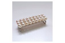 真珠 アクセサリー パール 4.5mm ～ 4.9mm 帯留め ジュエリー 和装 和服 着物 お正月 七五三 装飾品 帯 留め 冠婚葬祭 慶事 誕生日 結婚式 記念日 クリスマス お祝い 贈り物 贈答 ギフト プレゼント 三重 伊勢 志摩 / 日本の美を愛でる、アコヤ真珠ベビーパールの帯留 