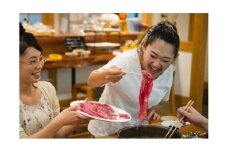 MC-08　松阪牛の本場で松阪牛のすき焼き体験（ペア）／ 国産牛 松阪牛 松坂牛 高級和牛 黒毛和牛 ブランド牛（ 近江牛 神戸牛 に並ぶ 日本三大和牛 ） ふるさと納税 送料無料 牛肉 にく 大人気 贅沢 おすすめ 贈り物 リピート 三重県 多気町