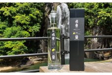 飛雪の滝 「飛雪 HISETSU」 クラフトジン 700ml / お酒 酒  ジン クラフトジン スピリッツ マイヤーレモン レモン バジル 飛雪の滝
