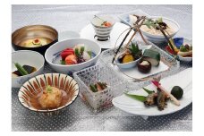 懐石料理　桃　２名様券