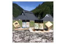 大津市葛川産『アロマオイル葛の雫-Shizuku-』 特別おためし和精油４点セット1ml　ひのきキューブ付