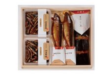 滋賀県産 あゆ御膳 ( 小あゆ煮 80g×2 子持姿煮 ×2 子持こぶ巻 ×1 ) 詰合せ セット 詰め合わせ あゆ 鮎 鮎 小鮎 煮物 姿煮 鮎の姿煮 昆布巻き 昆布巻 こぶ巻 おつまみ 晩酌 肴 川魚 湖魚 魚 国産 琵琶湖 滋賀 彦根 あゆの店きむら