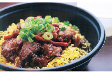 ひこね丼 3パック（6食入り） 近江牛 すじ肉 煮込み ご当地グルメ 丼 赤こんにゃく 赤蒟蒻 常温 レトルト 簡単調理 アレンジ 滋賀 彦根