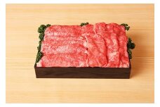 【4等級以上】近江牛 すき焼き・しゃぶしゃぶ用肩ロース【 500g】【AB07U】( 近江牛 ブランド和牛 牛肉 すきやき すき焼き しゃぶしゃぶ 国産 人気 鍋 滋賀県 近江八幡市 赤身 霜降り 神戸牛 松阪牛 に並ぶ 日本三大和牛 近江牛 ふるさと納税 )