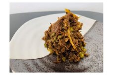 【6月お届け】【近江牛 肉山椒(佃煮)】肉 牛肉 ミンチ 山椒 ふりかけ ぬれふりかけ ブランド牛 三大和牛 和牛 黒毛和牛 冷凍 お弁当 おかず お惣菜 おつまみ 滋賀県 竜王
