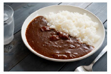 【9月お届け】【近江牛 カレー 100箱】肉 牛肉 ブランド牛 三大和牛 和牛 黒毛和牛 保存食 レトルト おかず お惣菜 滋賀県 竜王