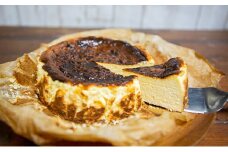 クリーミィ半熟チーズケーキ（バスク風）