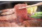 艶やかな霜降りと濃厚な赤身肉が口の中でとろけます。