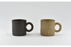  京焼 マグカップ 2種セット「 遙白釉 ＆ 新羅釉 ／ 木賊紋 」( ピスタチオグリーン ＆ 黒)  工芸品 伝統工芸 ペア 食器 コップ 器 電子レンジ 食洗器 OK 宇治田原 京都 