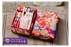 【みすや忠兵衛】お裁縫揃い 着物柄　(14品揃い)　＜赤＞ [ 京都 老舗 針屋 裁縫セット 京友禅 手作り 人気 おすすめ 秘伝製法 みすや針 お取り寄せ 通販 送料無料 ふるさと納税 ]