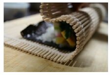 京すだれ職人の手織りまきす