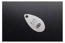 遺灰入れカード型ケース　結心華　しずくタイプ　アルミ製　色：シルバー（カラーアルマイト）　　HR00024