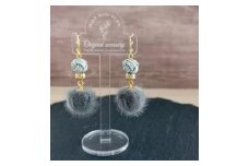 ＊薄墨色（グレー）＊水引ピアス/玉結びとフェイクファーのピアス　アクセサリー ピアス 雑貨 ファッション おしゃれ かわいい きれい レディース 女性 手作り ハンドメイド 両耳 花柄 人気 京都 丹後 6,000 6000 円 送料無料　AM00322