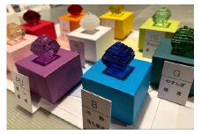 なりたい自分に変わる「手のひらガラス」木箱入り10色セット　SV00015