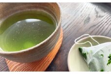 日本茶鑑定士監修のティーカップ黒とかぶせ茶ティーバッグ(28P×2缶)〈お茶 茶 煎茶 緑茶 かぶせ茶 ティーカップ ティーバッグ 飲料 加工食品 ハンドメイド 日本茶鑑定士〉S1902