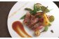 艶やかな霜降りと濃厚な赤身肉が口の中でとろけます。