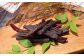 鹿肉燻製は高タンパクで低カロリー。独自配合の燻製たれに漬け込み、じっくり天日乾燥させて仕上げています。