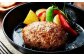 黒毛和牛をふんだんに使用し、職人が丹精込めて作る自家製手ごねハンバーグ。