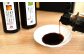 丹波の完熟梅を使用した上品な酸味が爽やかな醤油。肉料理との相性がとてもよく、炒め物や冷 奴、また白身魚のお刺身などにもぴったり。