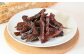 「天日干し」したものを燻製することで鹿肉のもつ素朴な味を引き出しています。