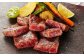 肉本来の旨味がある赤身の味わいとほどよい霜降りとのバランスが良い肉質をお楽しみください。