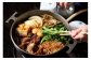 黒毛和牛ならではの華やかなサシの入ったお肉の美しさと香り、味わいを贅沢にすき焼きにてお楽しみください。