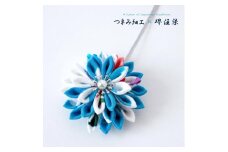 花舞うペンダント「つまみ細工×堺注染」（青）