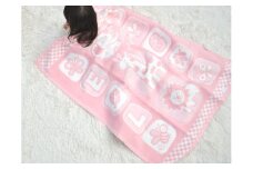 名入れ可 ベビー毛布 (キリン柄) ピンク 85×115cm 毛布の町(泉大津市産) [3378] オールシーズン 洗える 洗濯可能 速乾 ブランケット 寝具 ベッド 新生活 冷房対策 贈答品 ギフト 誕生日プレゼント 贈り物 クリスマス 赤ちゃん キッズ N-MJ200