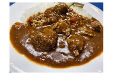 極旨！柔らか牛ヒレ肉ゴロゴロ贅沢ビーフカレー7食セット　ごろっと食感 本格カレー 牛肉 ヒレ肉 牛ヒレ肉 国産牛 ビーフカレー ごろごろ 柔らか 濃厚 旨みたっぷり カレー 牛ヒレカレー ヒレ肉カレー 国産牛カレー 贅沢 個包装 冷凍 温めるだけ 湯せん お中元 お歳暮 クリスマス 正月 おせち ギフト 家族用 非常食 保存食 大阪府 河内長野市 老舗フレンチ 国産素材 電子レンジ